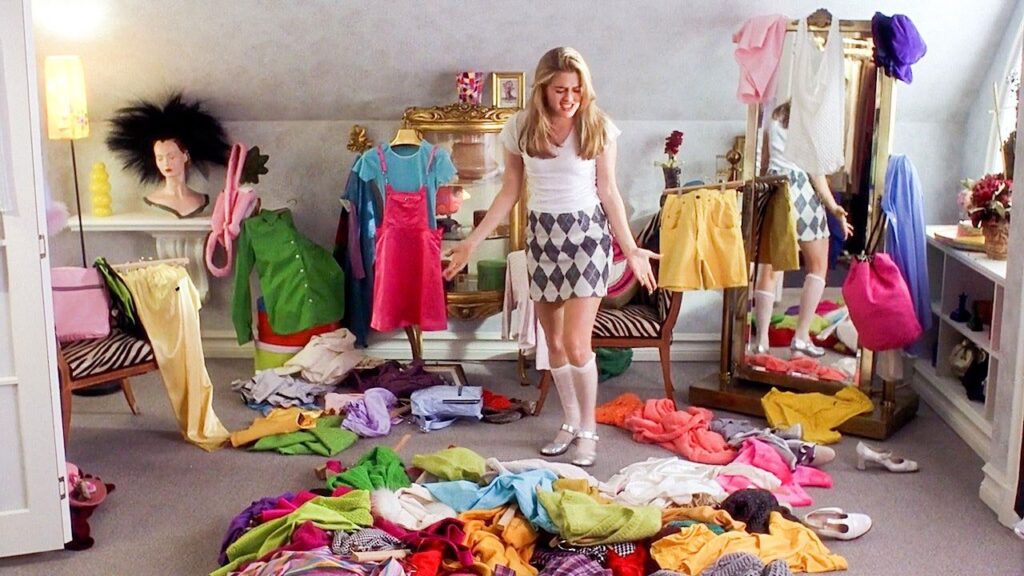 Declutter your closet with the pyramid method